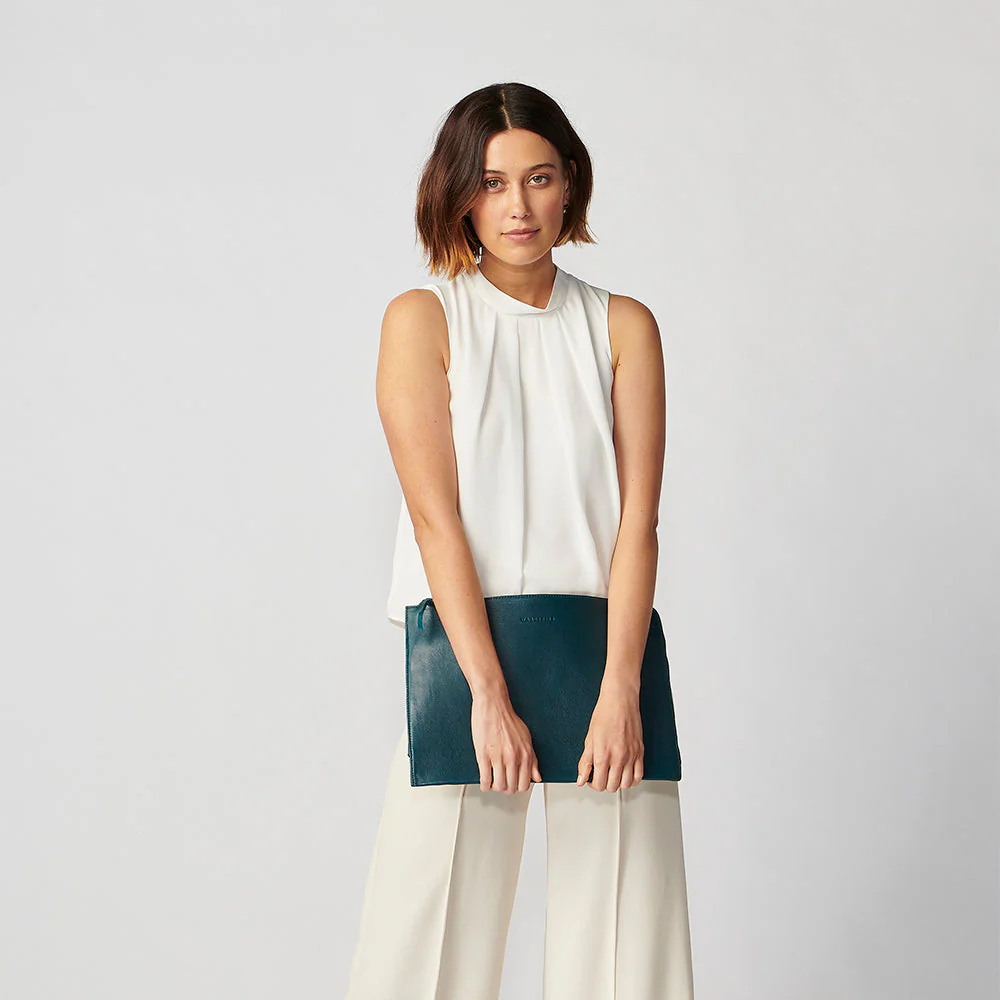 The Cambridge 13" - Image 10