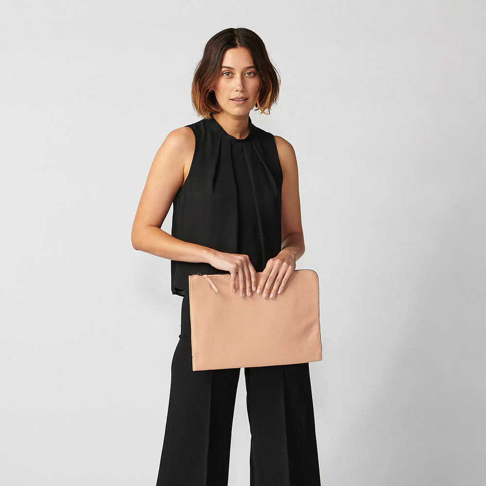 The Cambridge 13" - Image 20