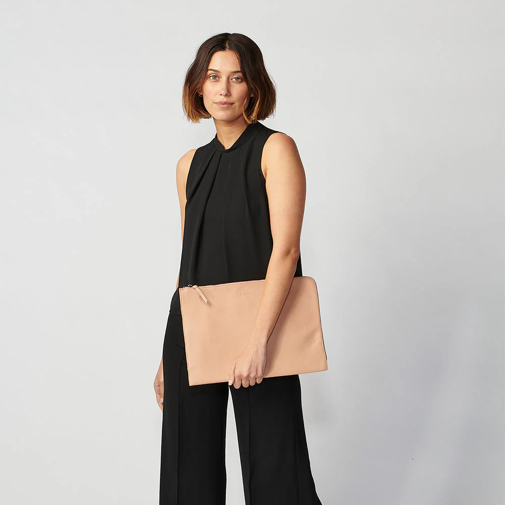 The Cambridge 13" - Image 21