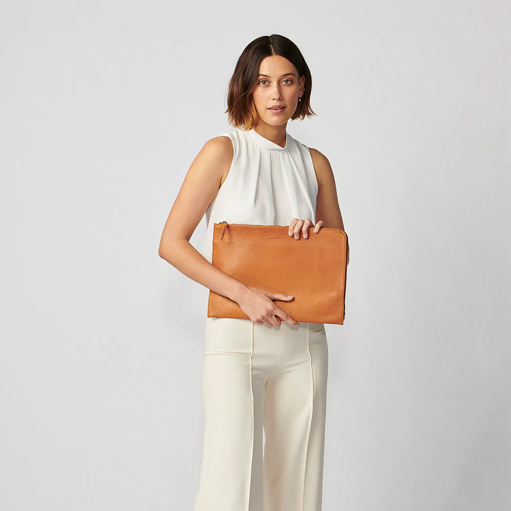 The Cambridge 13" - Image 36