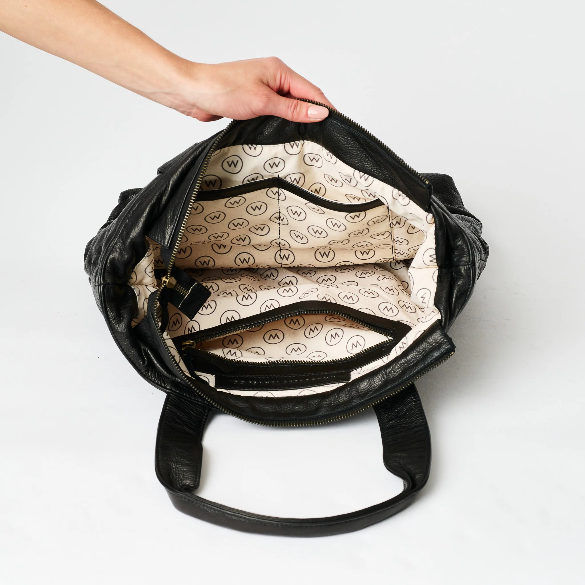 The Neive Tote - Image 19